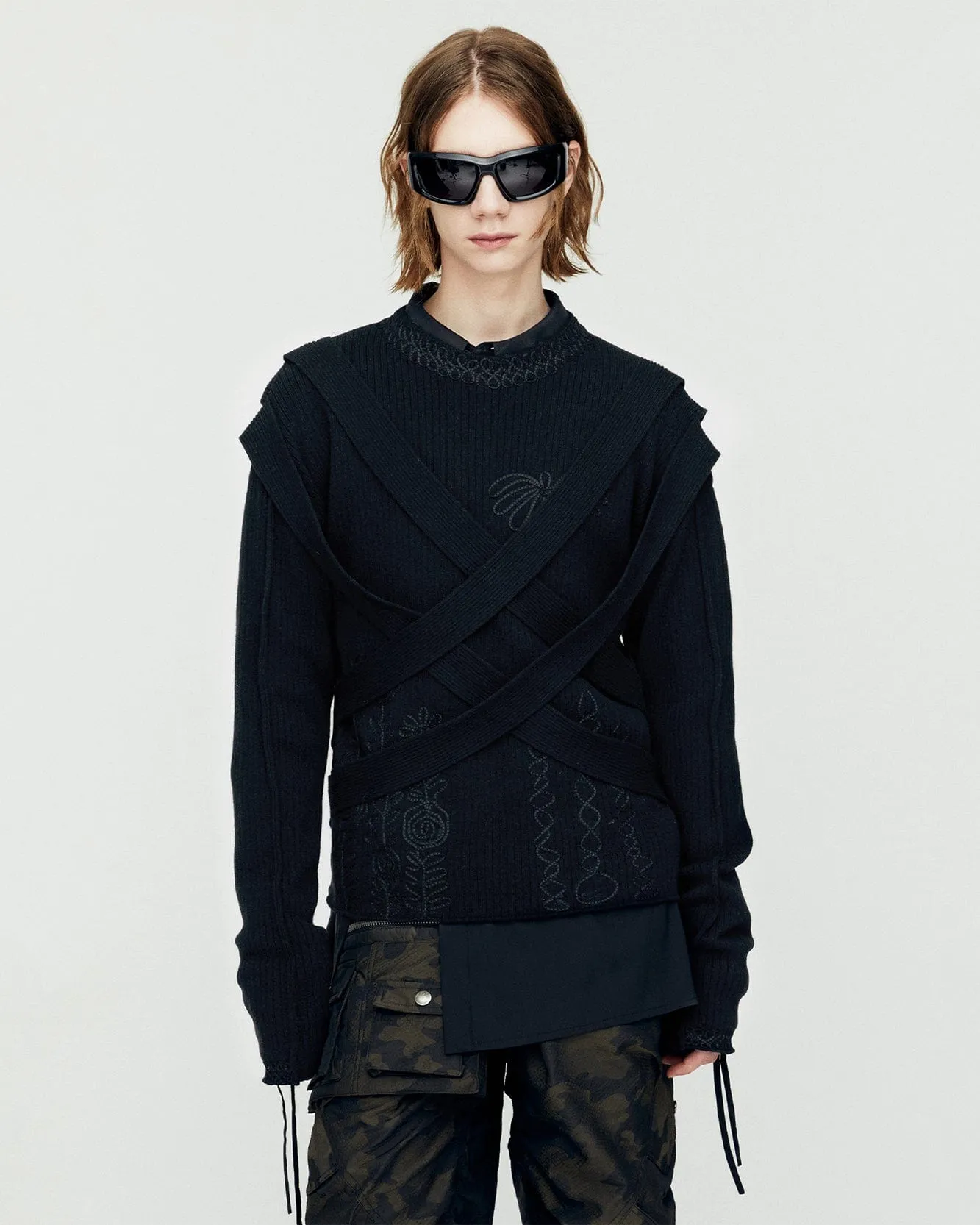 HARNESS CREW-NECK SWEATER atb1152m(BLACK)