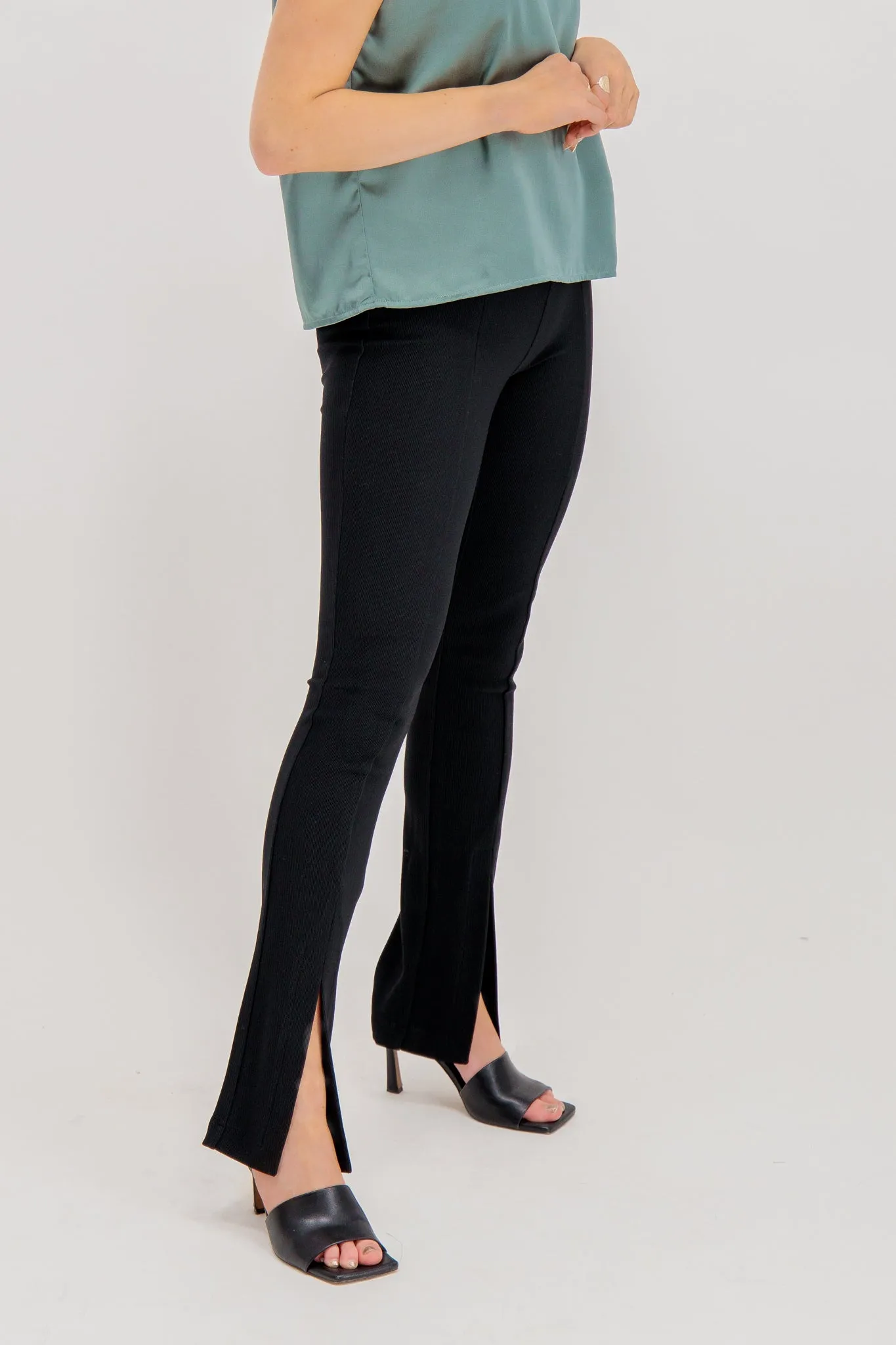 Leonie Black Slit Ribbed Legging
