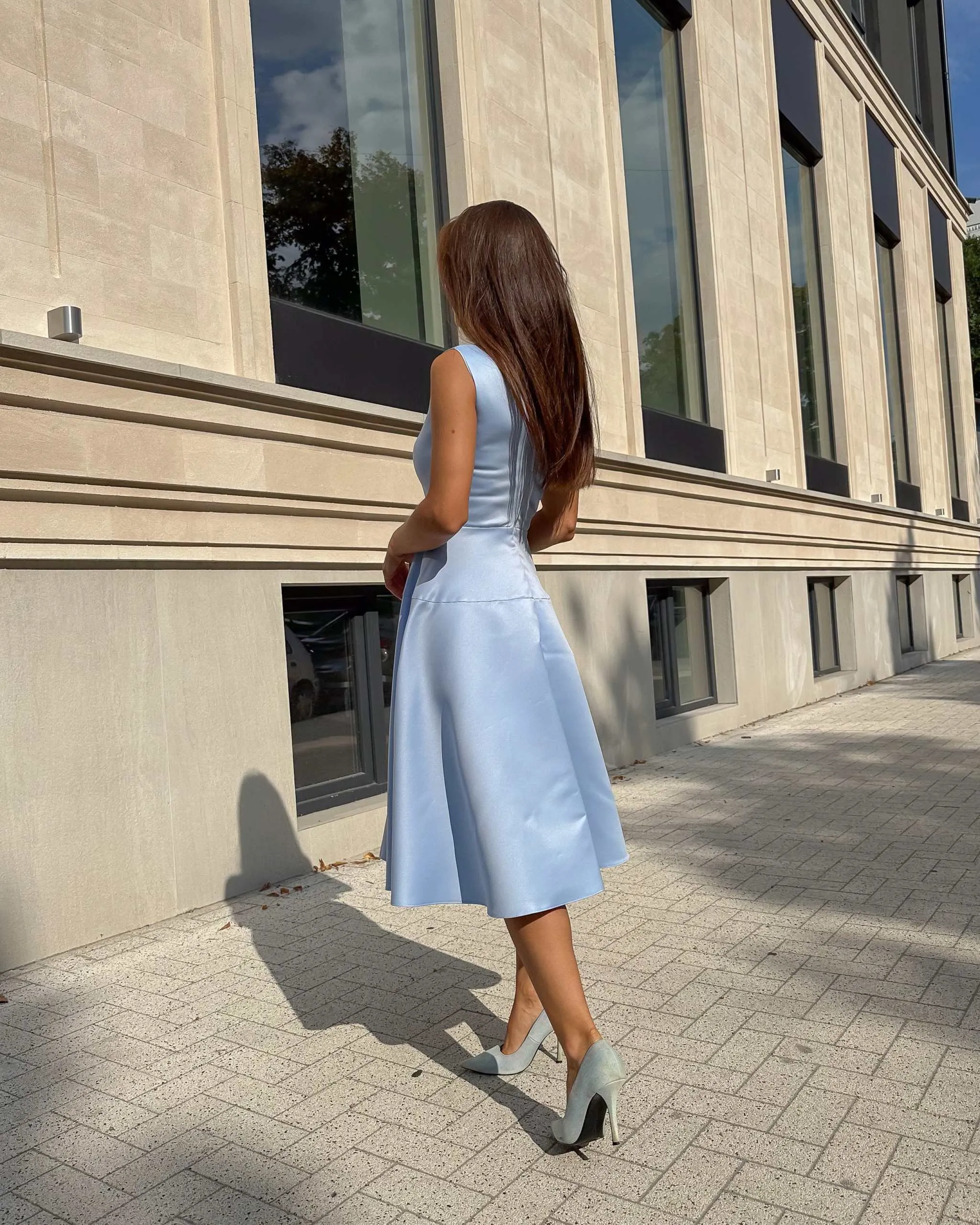 Rochie albastra midi cu decolteu