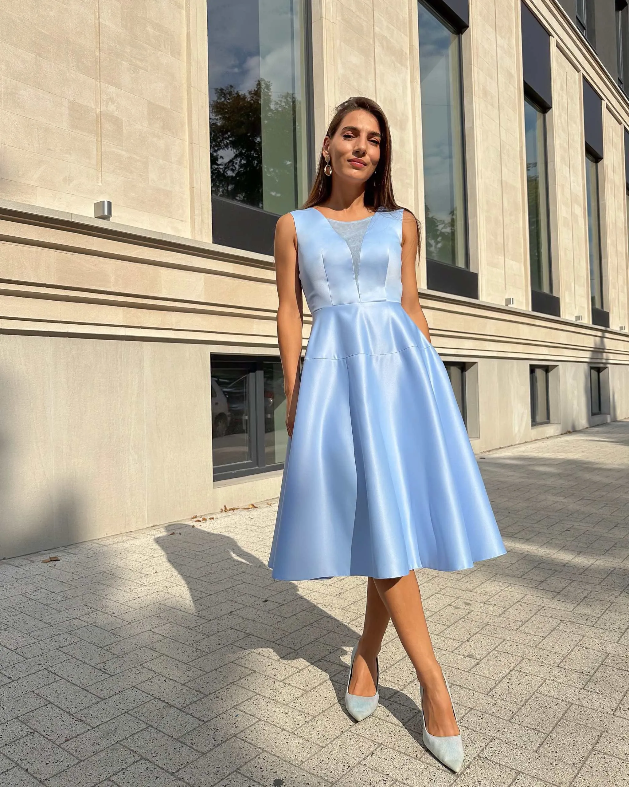 Rochie albastra midi cu decolteu