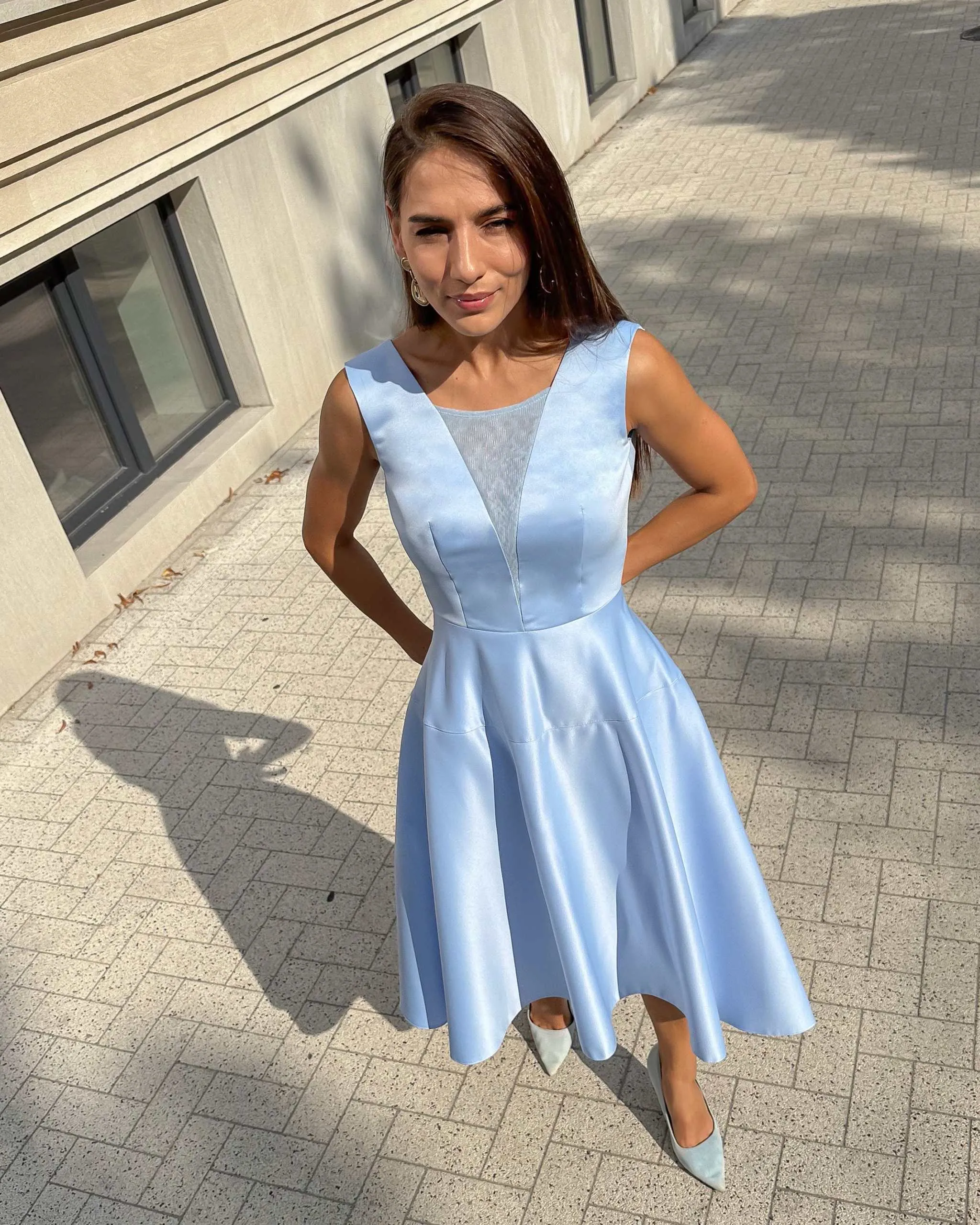 Rochie albastra midi cu decolteu
